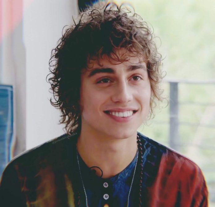 Josh Kiszka Height: How Tall Is The Writer and Composer?