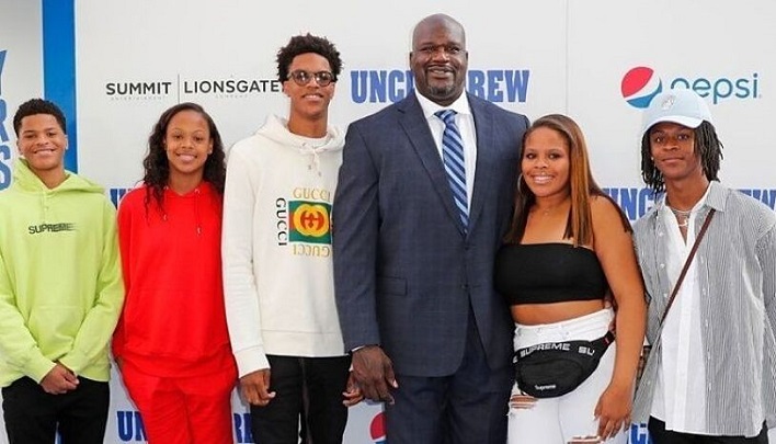 Shaquille O’Neal and his children, except his first daughter, Taahirah