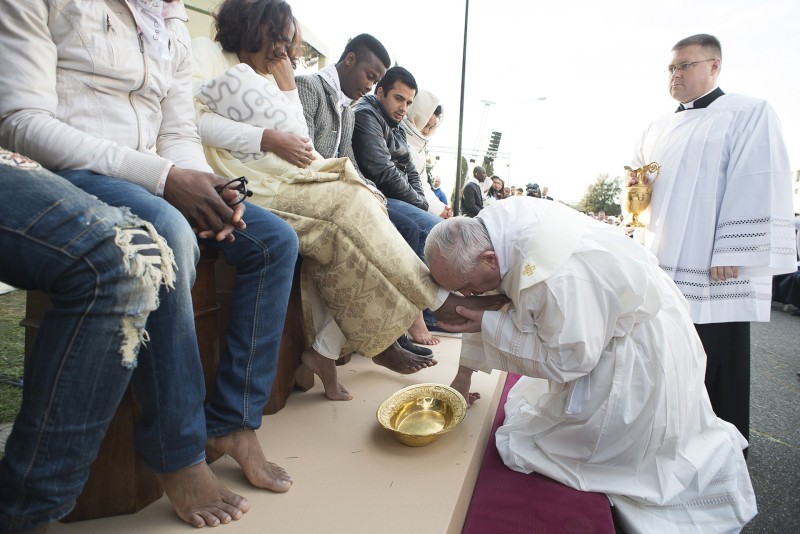 Gesture: Francis washed and kissed the feet of Muslim, Orthodox, Hindu and Catholic refugees, declaring them children of the same God