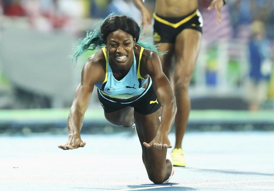 Rio Olympic Race: Watch As 400m Racer Dives For Gold Medal