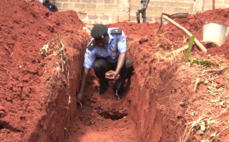 Police-taking-out-bullets-from-the-foundation