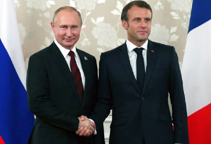 Macron and Russian president Putin