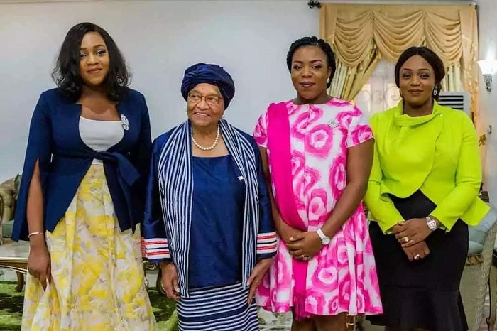 Rochas wife and daughters