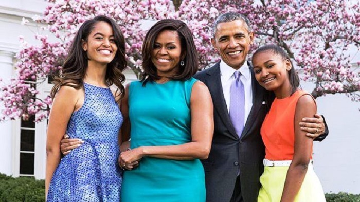Michelle-Obama-with-her-children-and-husband