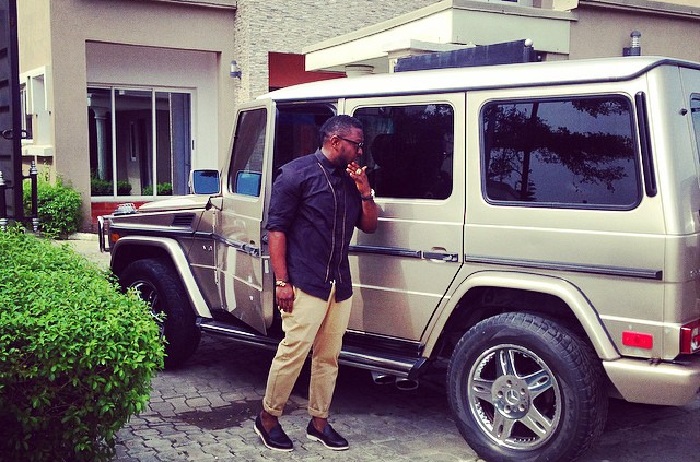 Timaya-flaunts-his-Mercedes-Benz-AMG-G55